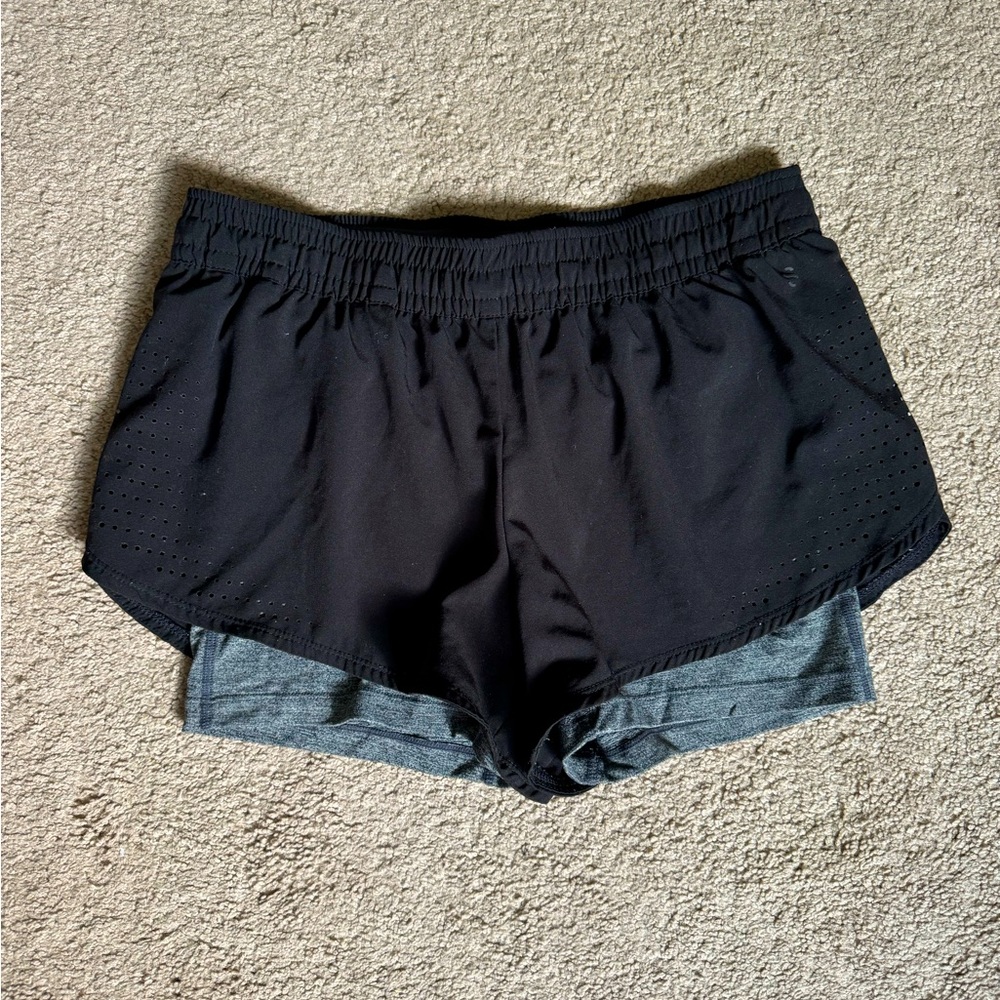 🆓Free with purchase: Cute workout shorts